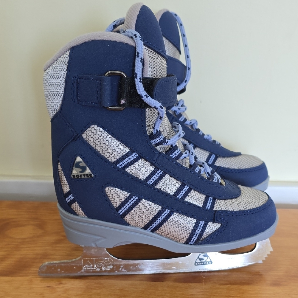 Kids Blue Softec Ice Skates Size12 J Perfect Condition